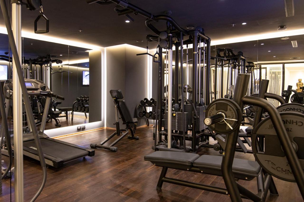 Xheko Imperial Luxury Hotel & Spa ติรานา ภายนอก รูปภาพ The gym at the hotel