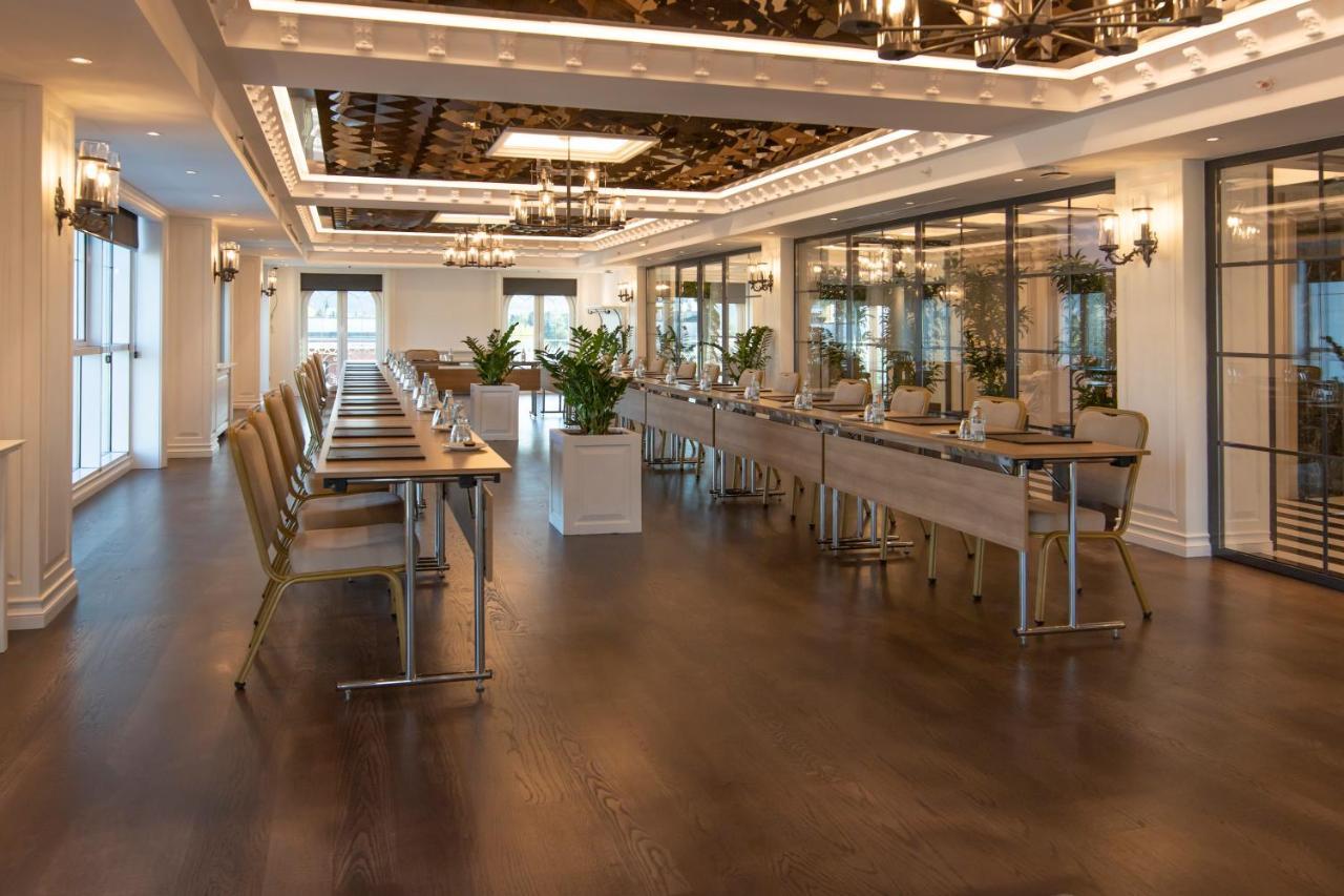 Xheko Imperial Luxury Hotel & Spa ติรานา ภายนอก รูปภาพ The interior of the restaurant