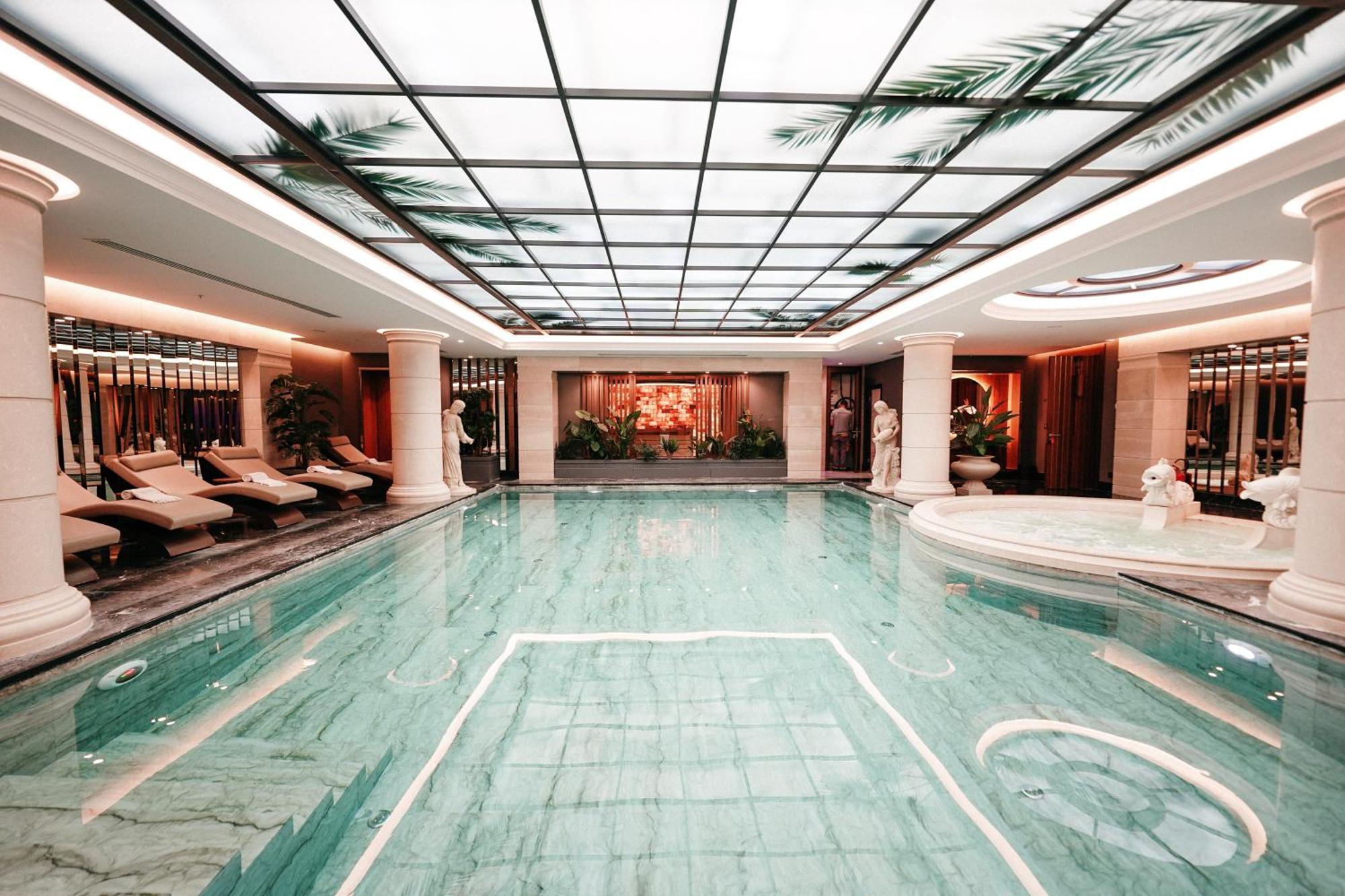 Xheko Imperial Luxury Hotel & Spa ติรานา ภายนอก รูปภาพ The Spa at The Landmark
