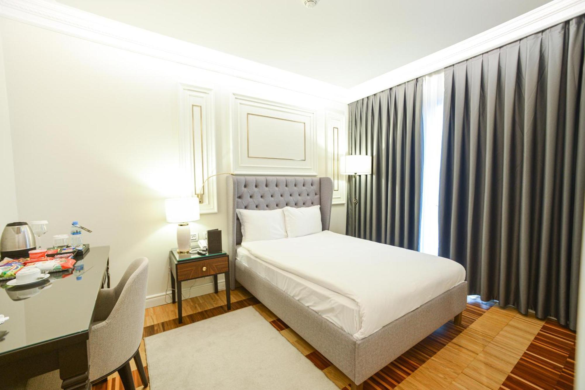Xheko Imperial Luxury Hotel & Spa ติรานา ภายนอก รูปภาพ