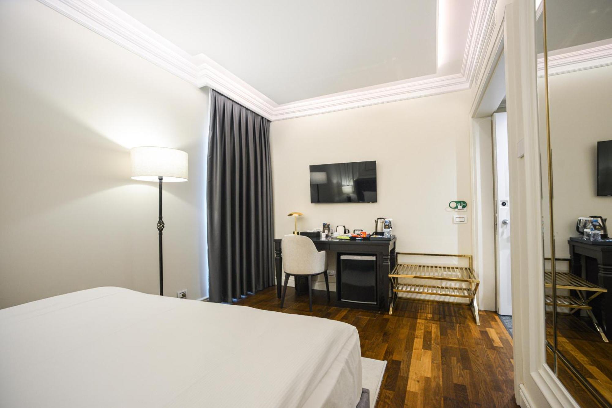 Xheko Imperial Luxury Hotel & Spa ติรานา ภายนอก รูปภาพ
